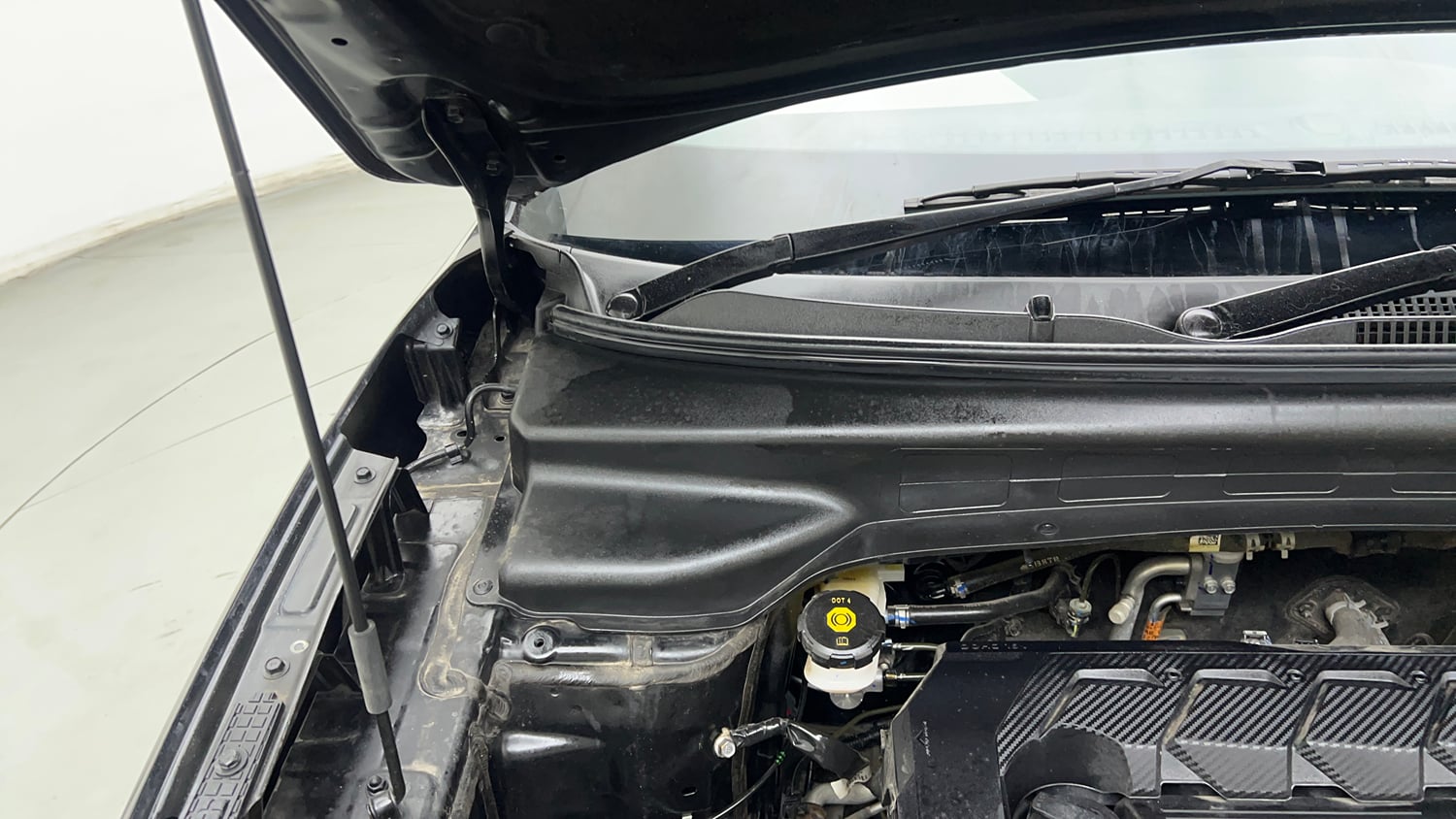 Used 2024 Hyundai Creta EX 1.5 Petrol Petrol Manual engine ENGINE RIGHT SIDE HINGE & APRON VIEW