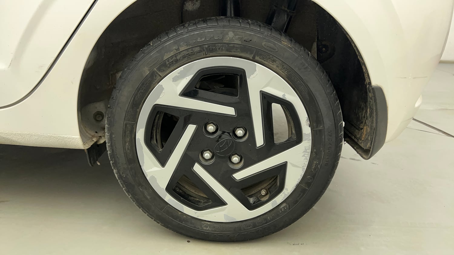 Used 2023 Hyundai Grand i10 Nios Sportz 1.2 Kappa VTVT CNG Cng Manual tyres LEFT REAR TYRE RIM VIEW