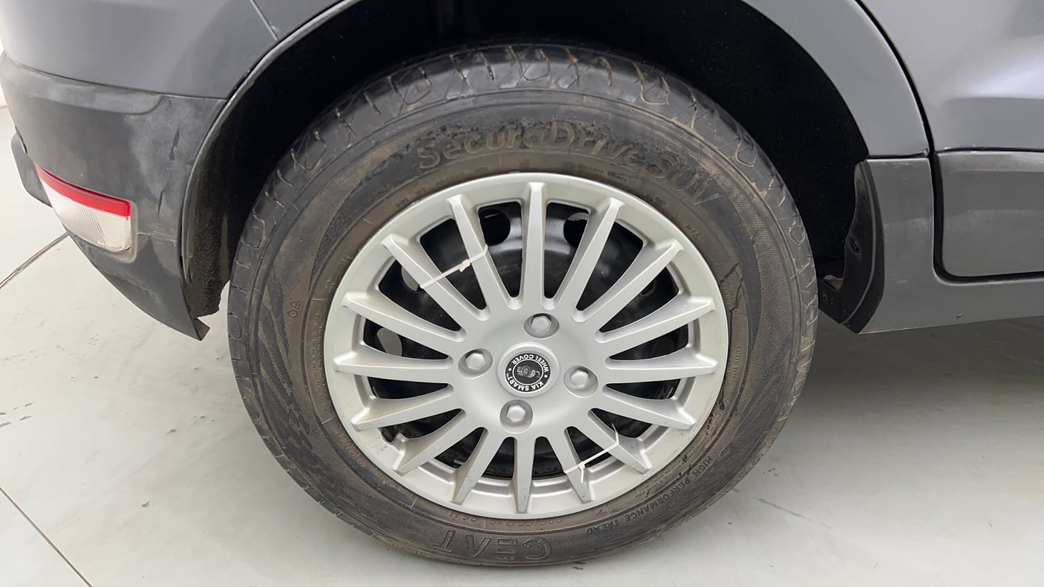 Used 2018 Ford EcoSport Trend + 1.5L Ti-VCT AT Petrol Automatic tyres RIGHT REAR TYRE RIM VIEW