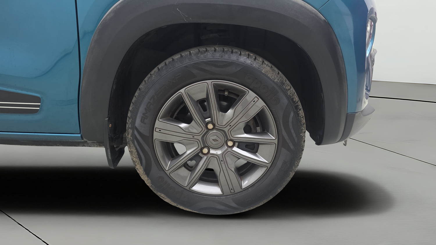 Used 2020 Renault Kwid Neotech RXL 1.0  AMT Petrol Automatic tyres RIGHT FRONT TYRE RIM VIEW