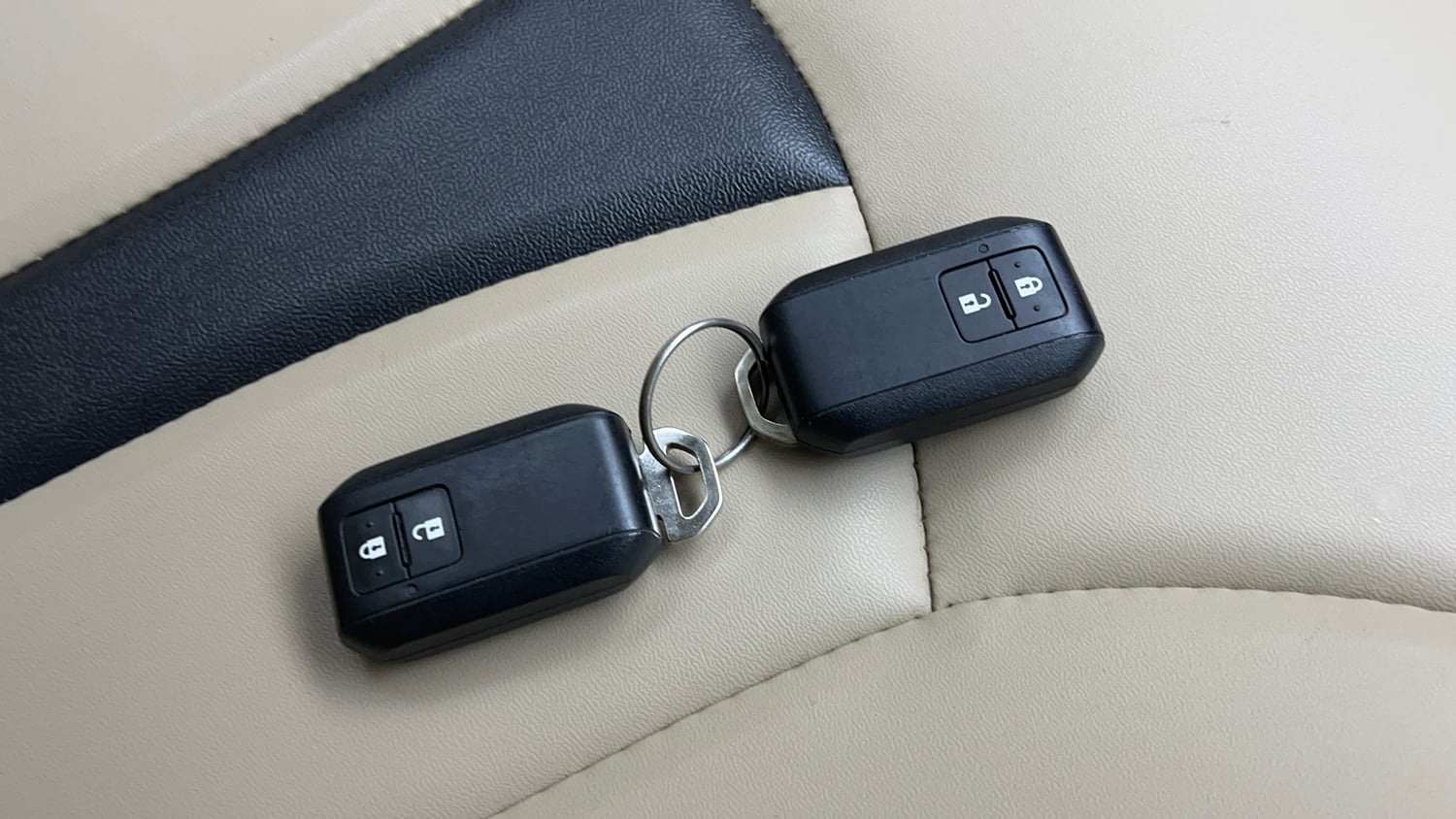 Used 2023 Maruti Suzuki Ertiga ZXi Plus Petrol Manual extra CAR KEY VIEW