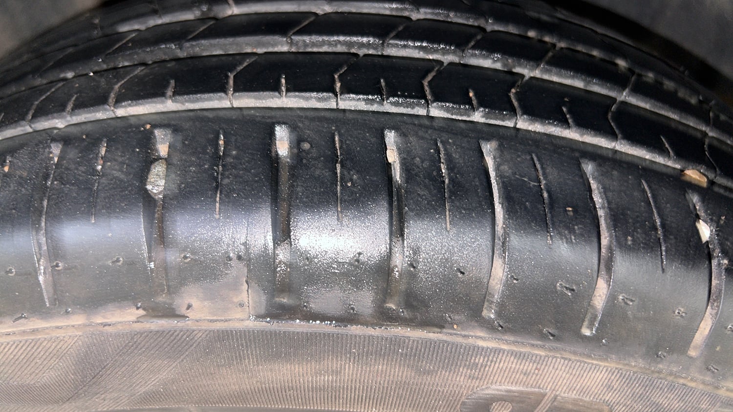 Used 2026 Maruti Suzuki Baleno Zeta MT CNG Cng Manual tyres RIGHT REAR TYRE TREAD VIEW