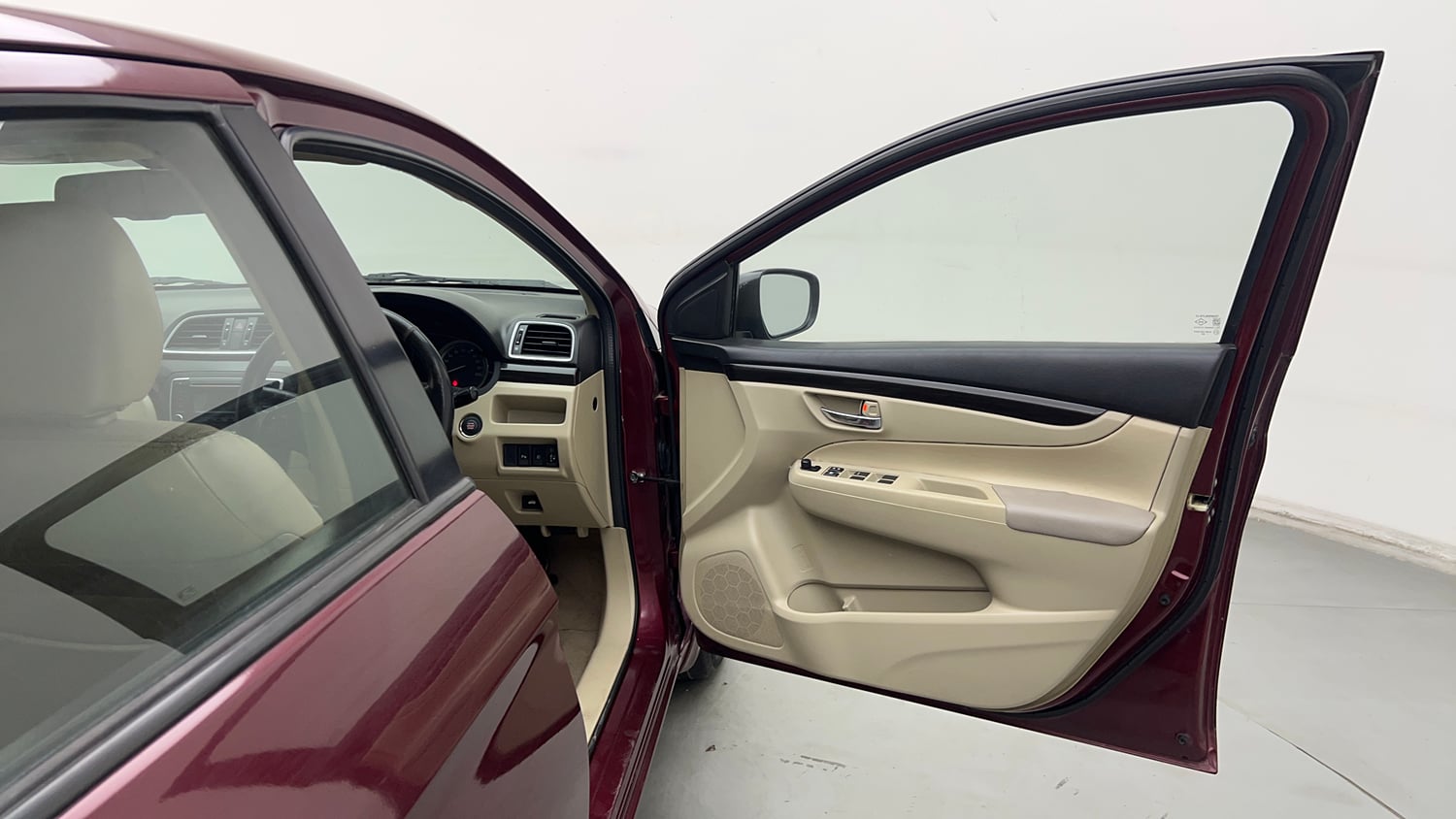 Used 2015 Maruti Suzuki Ciaz ZXi  AT Petrol Automatic interior RIGHT FRONT DOOR OPEN VIEW