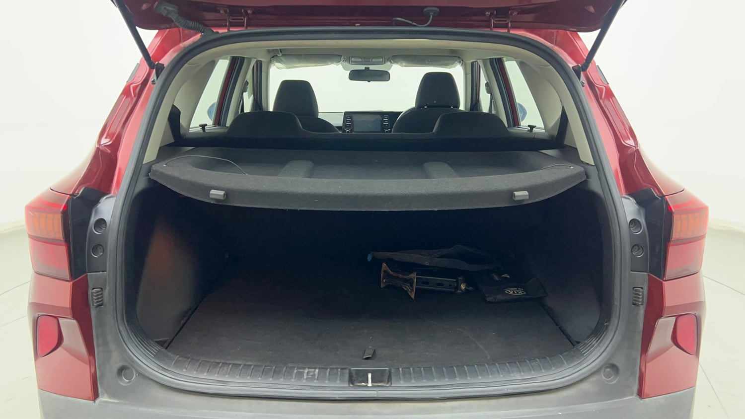 Used 2020 Kia Seltos HTK Plus 1.5 Petrol Manual interior DICKY INSIDE VIEW