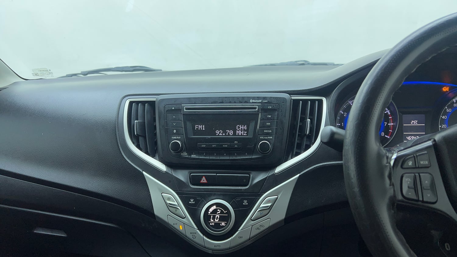 Used 2017 Maruti Suzuki Baleno Delta 1.2 Petrol Manual top_features Integrated (in-dash) music system
