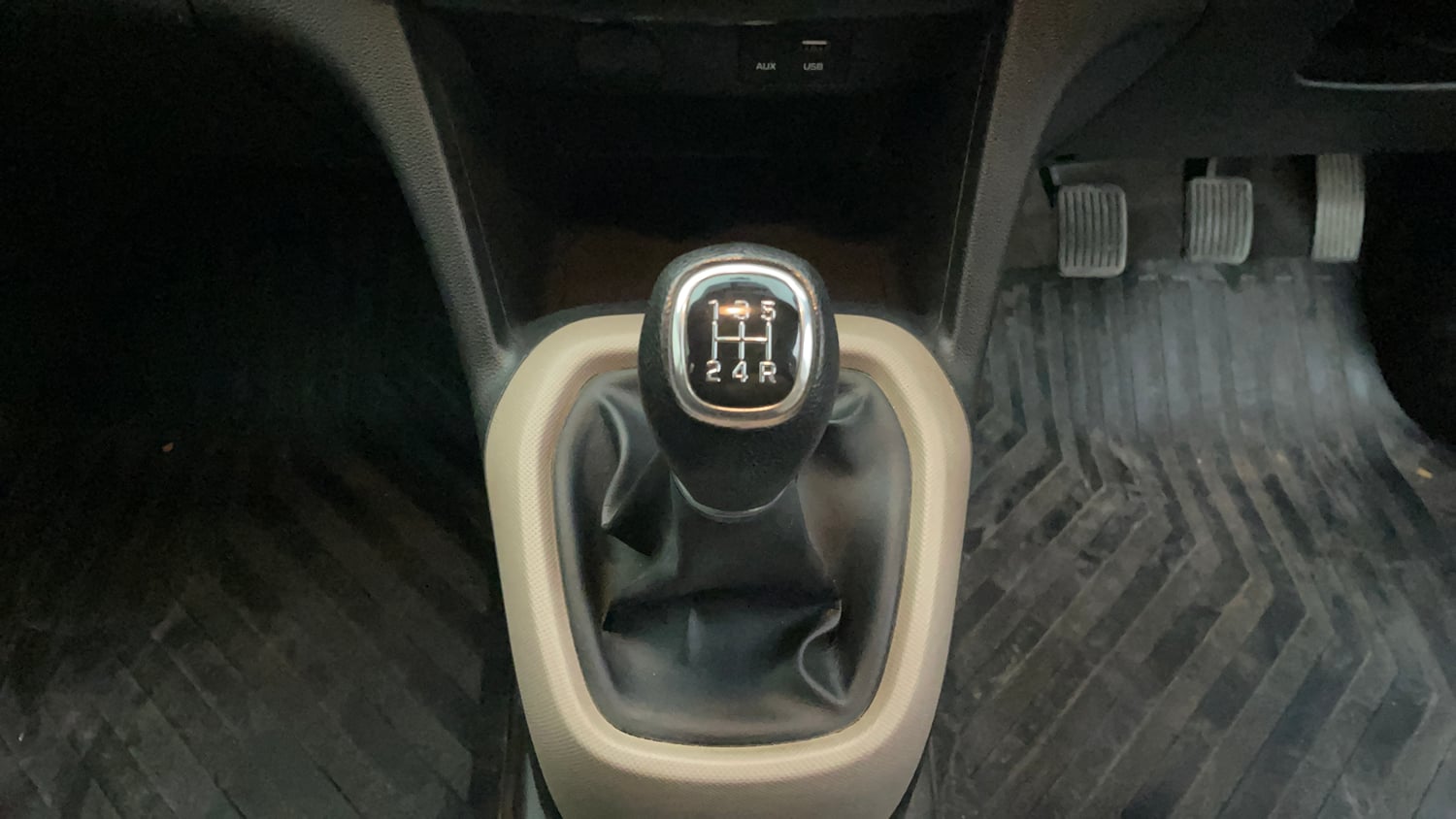 Used 2015 Hyundai Grand i10 Sportz 1.2 Kappa VTVT Petrol Manual interior GEAR  KNOB VIEW