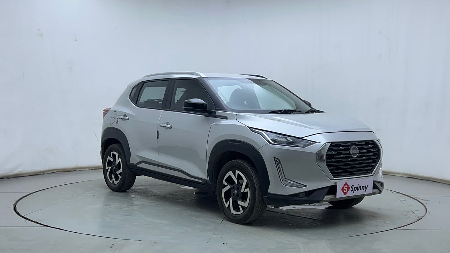 Used 2022 Nissan Magnite XV Petrol Manual exterior RIGHT FRONT CORNER VIEW