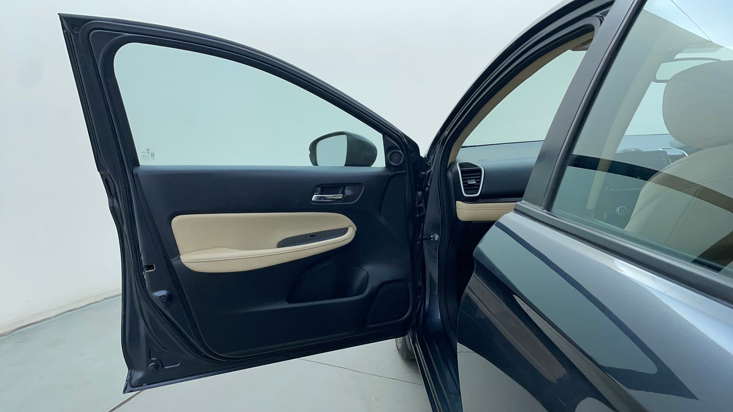 Used 2022 Honda City ZX CVT Petrol Petrol Automatic interior LEFT FRONT DOOR OPEN VIEW