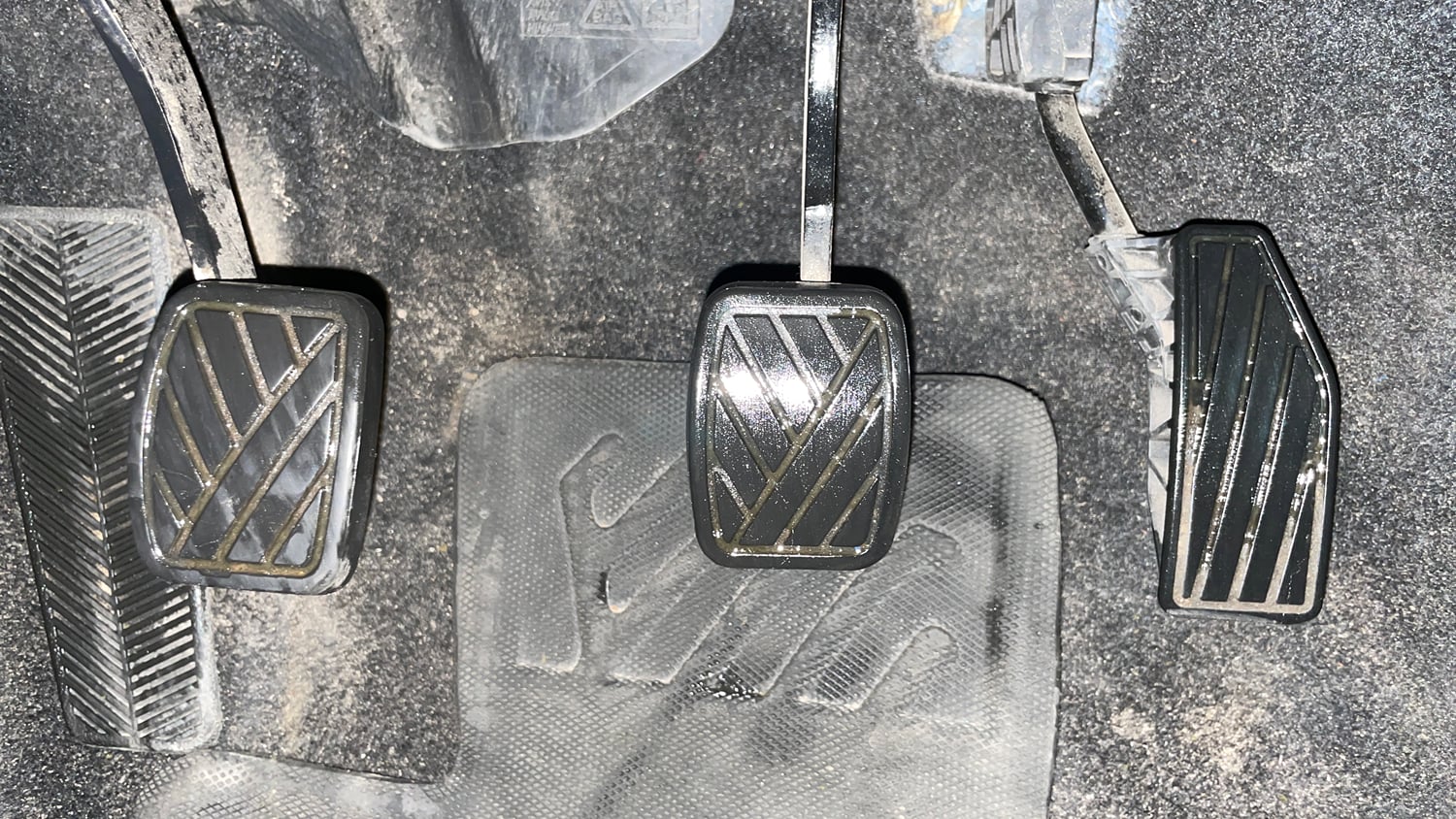 Used 2023 Maruti Suzuki XL6 Zeta MT Petrol Petrol Manual interior PEDALS VIEW