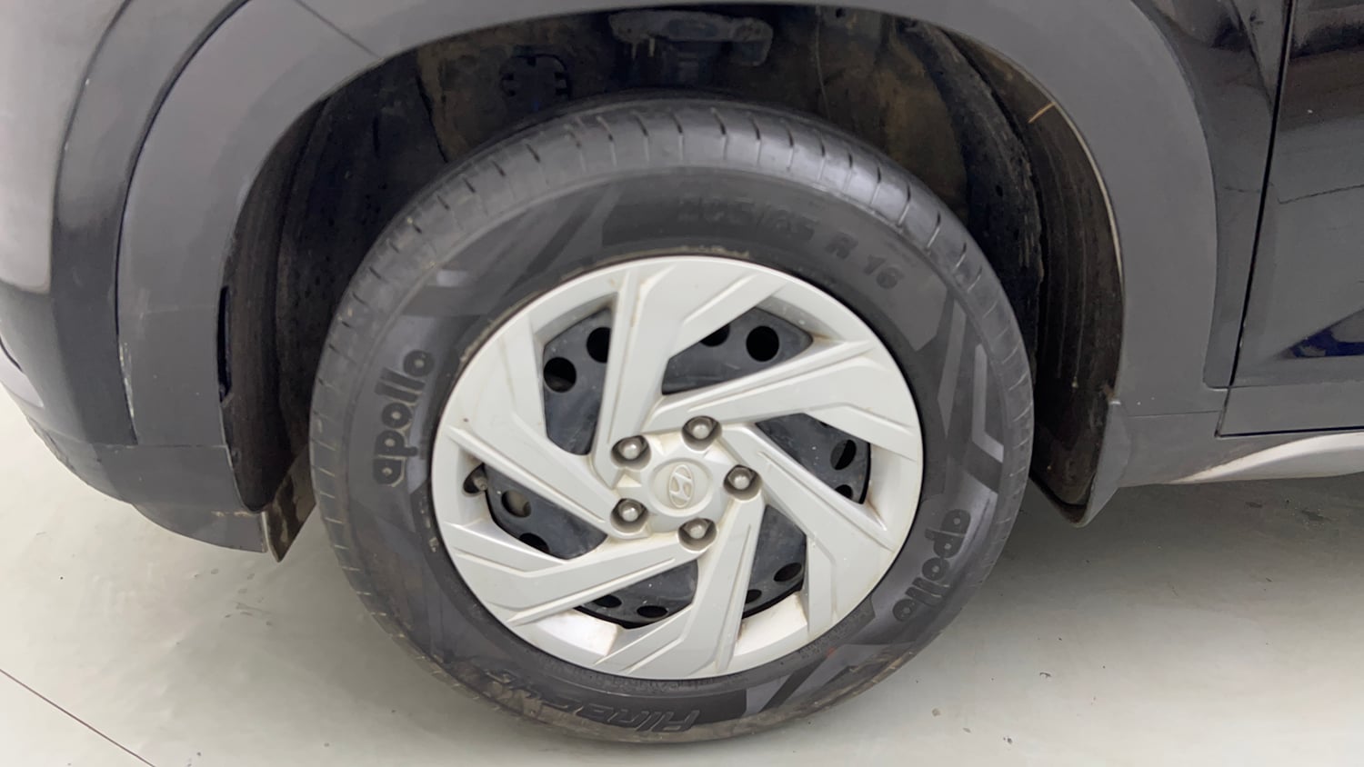 Used 2024 Hyundai Creta EX 1.5 Petrol Petrol Manual tyres LEFT FRONT TYRE RIM VIEW