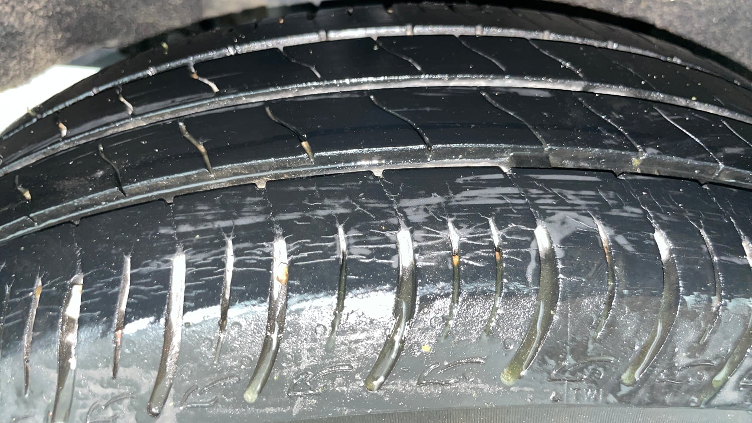 Used 2021 Maruti Suzuki Baleno Sigma Petrol Manual tyres RIGHT REAR TYRE TREAD VIEW