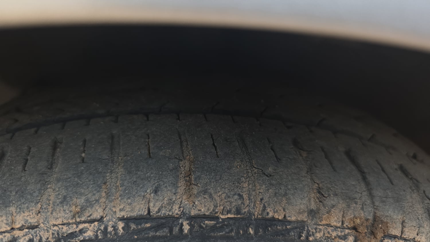 Used 2015 Hyundai Grand i10 Asta 1.2 Kappa VTVT Petrol Manual tyres RIGHT REAR TYRE TREAD VIEW