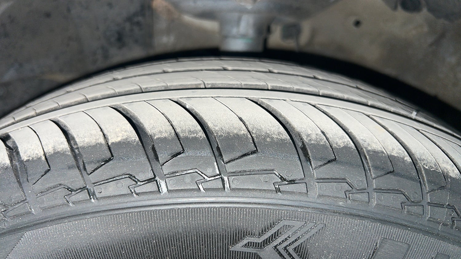 Used 2023 Honda Amaze VX 1.2 Petrol MT Petrol Manual tyres LEFT FRONT TYRE TREAD VIEW