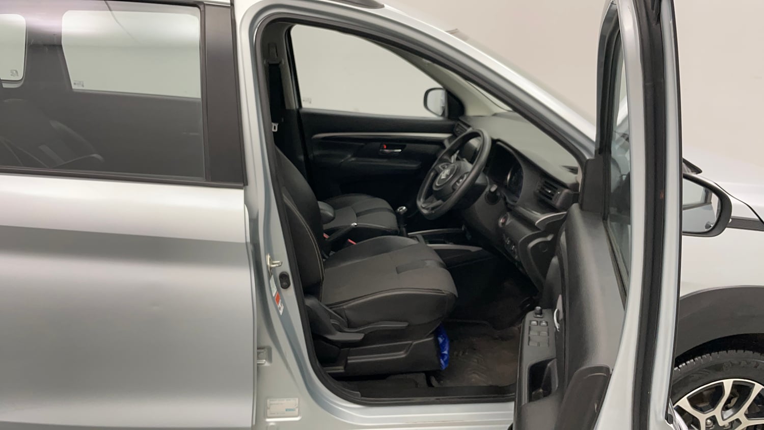 Used 2023 Maruti Suzuki XL6 Zeta MT Petrol Petrol Manual interior RIGHT SIDE FRONT DOOR CABIN VIEW