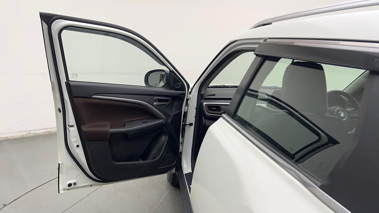 Used 2022 Maruti Suzuki Brezza ZXi Petrol Manual interior LEFT FRONT DOOR OPEN VIEW