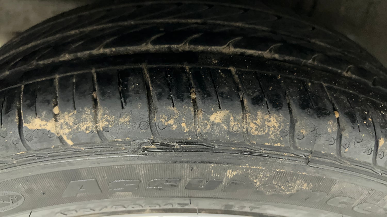 Used 2023 Hyundai Grand i10 Nios Sportz 1.2 Kappa VTVT CNG Cng Manual tyres RIGHT REAR TYRE TREAD VIEW