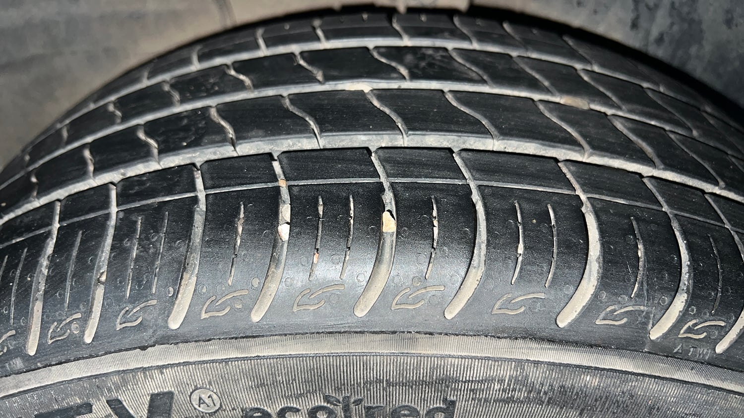 Used 2021 Tata Altroz XZ Petrol Petrol Manual tyres LEFT REAR TYRE TREAD VIEW