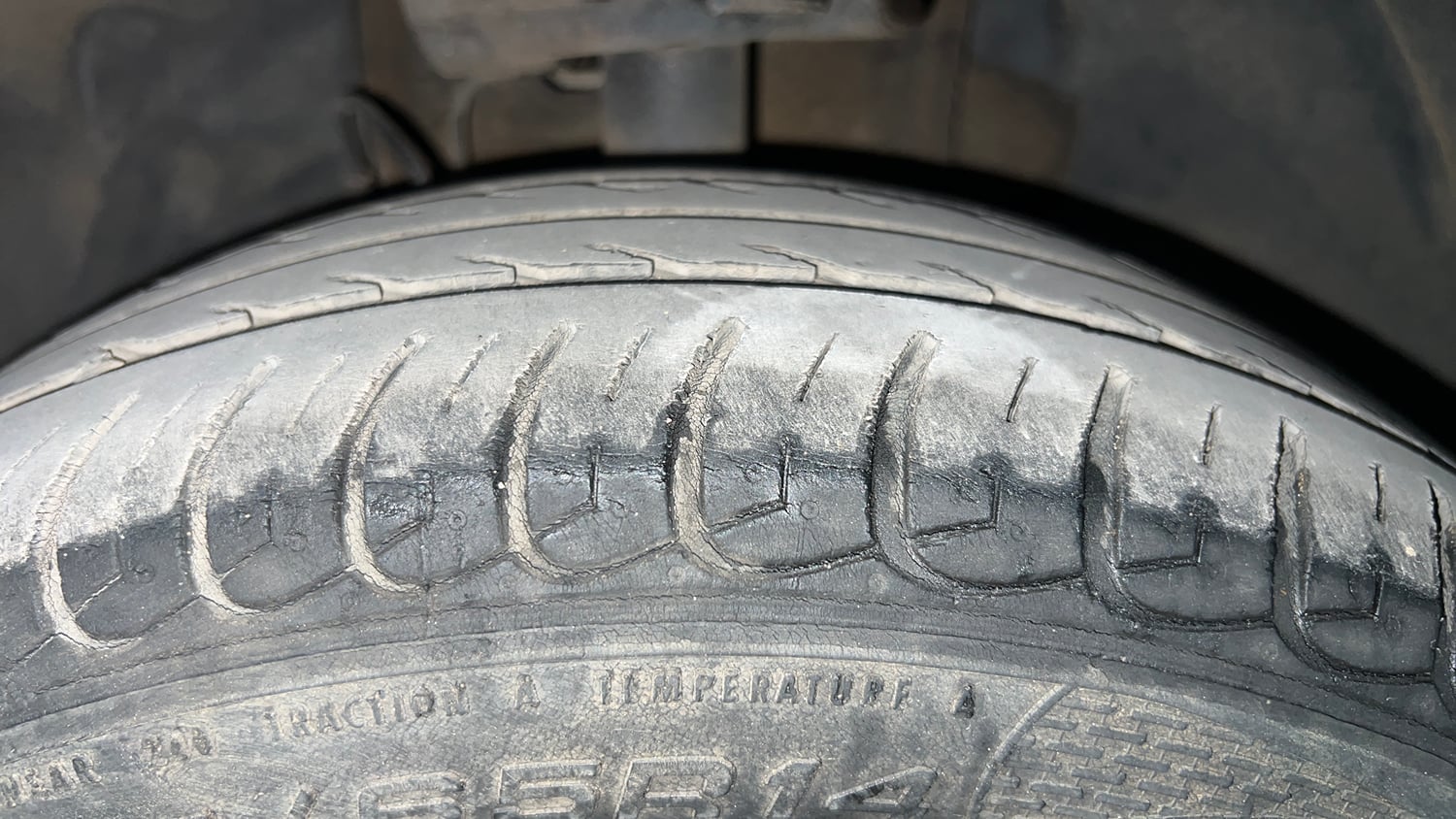 Used 2019 Tata Tiago Revotron XZ Petrol Manual tyres LEFT FRONT TYRE TREAD VIEW