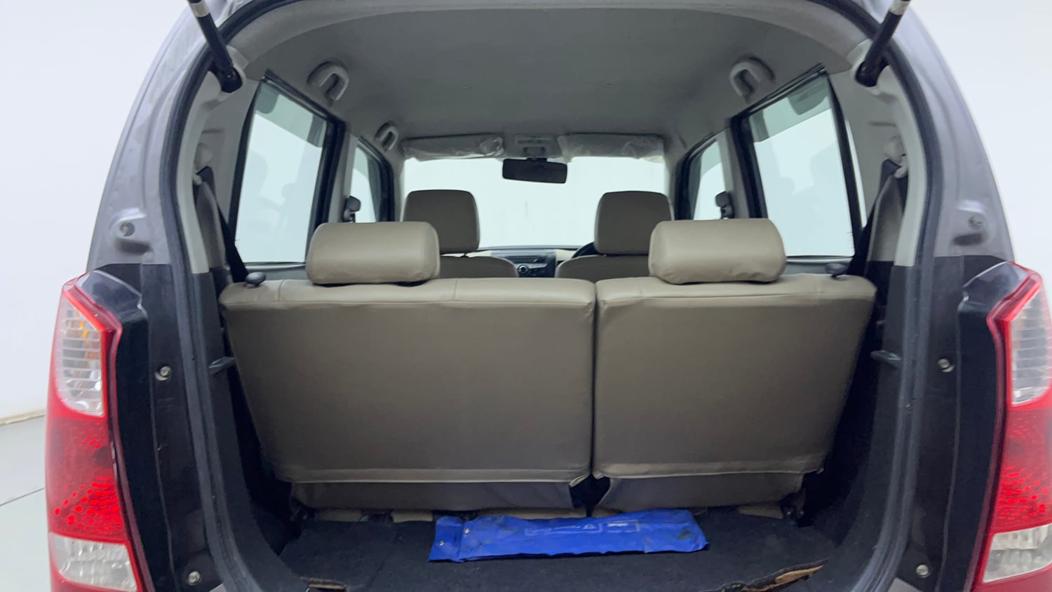 Used 2020 Maruti Suzuki Wagon R 1.0 VXI AMT Petrol Automatic interior DICKY INSIDE VIEW