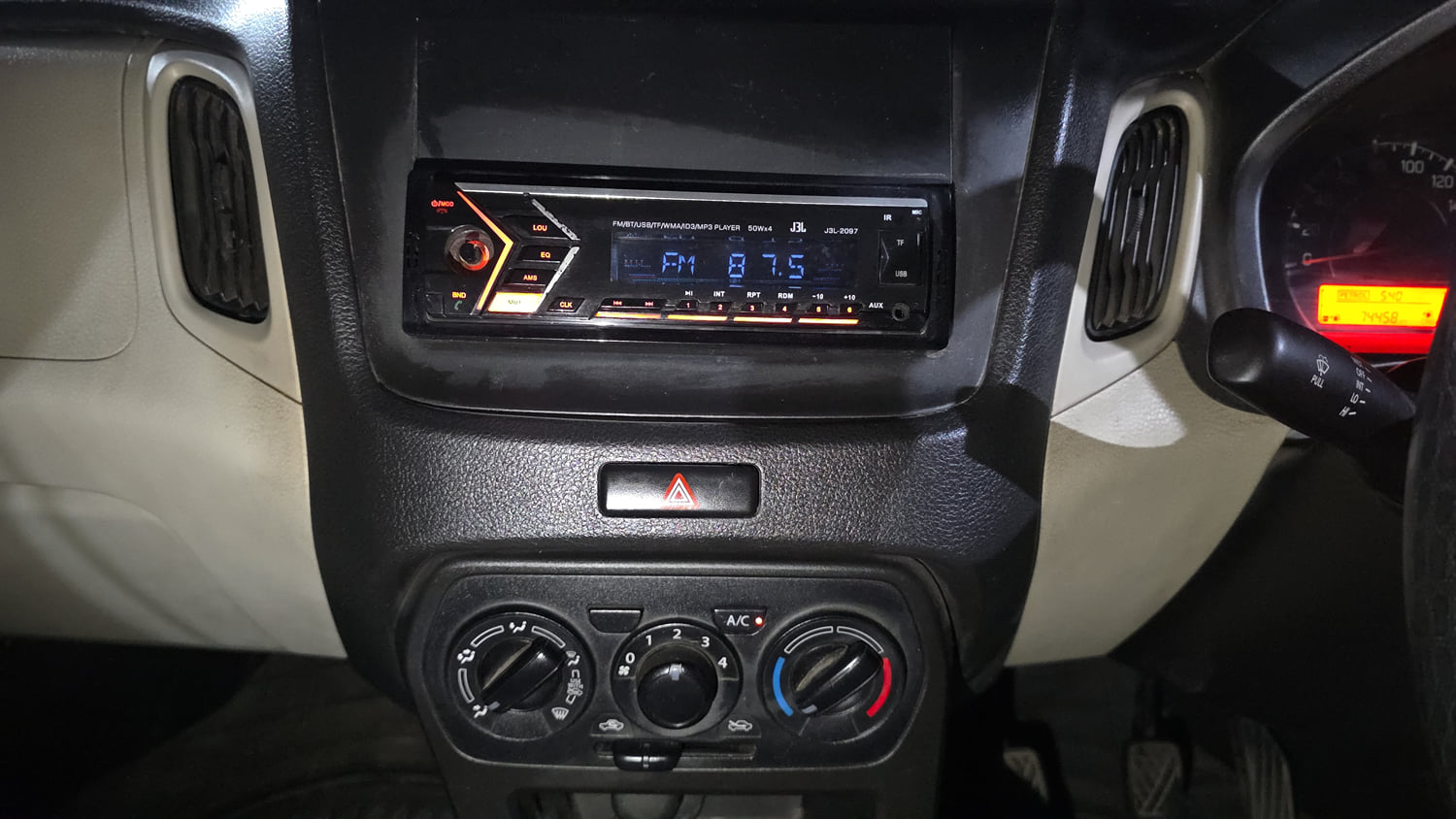 Used 2021 Maruti Suzuki Wagon R LXi 1.0 CNG Cng Manual interior MUSIC SYSTEM & AC CONTROL VIEW