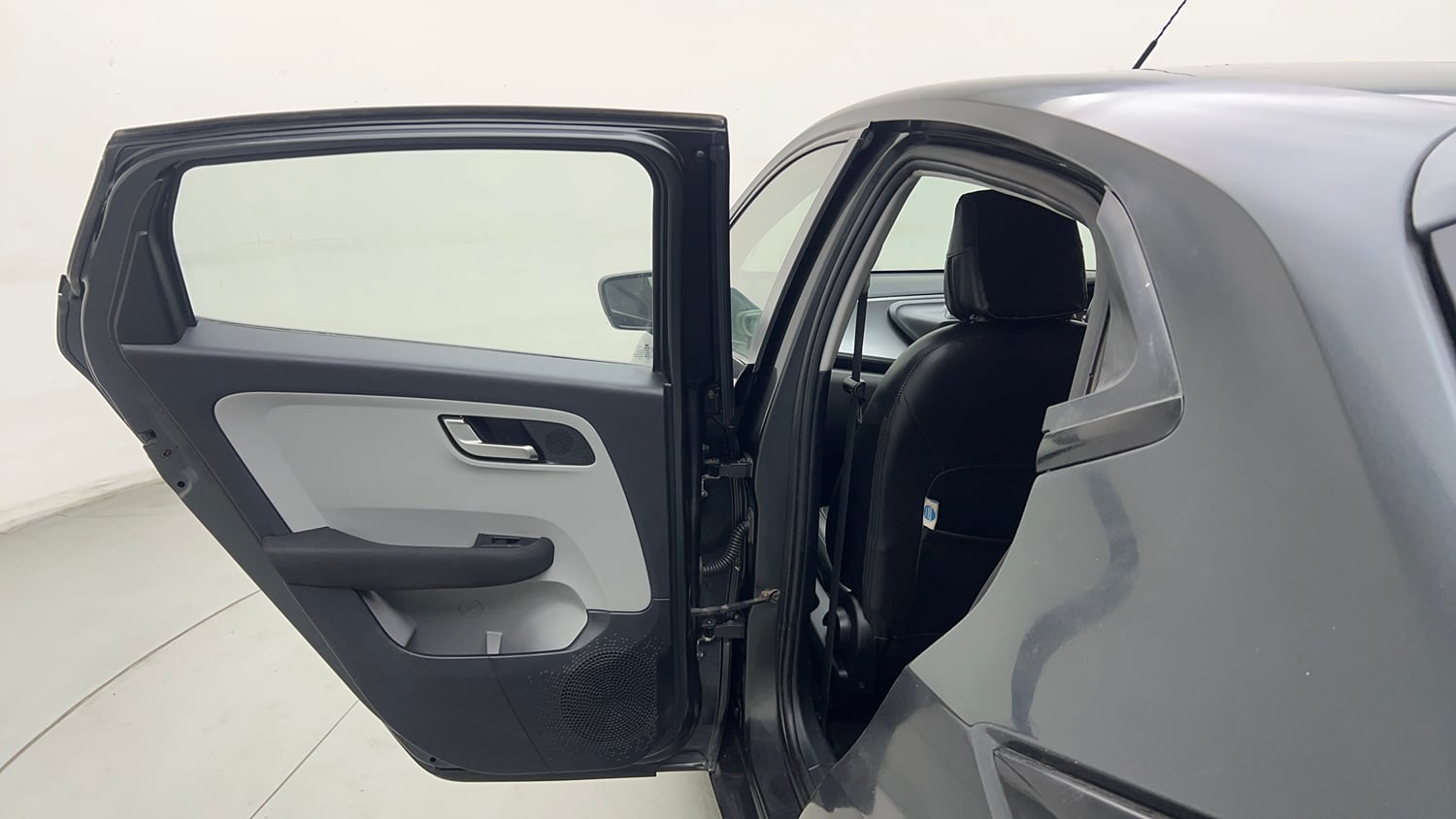 Used 2020 Tata Altroz XZ Petrol Petrol Manual interior LEFT REAR DOOR OPEN VIEW