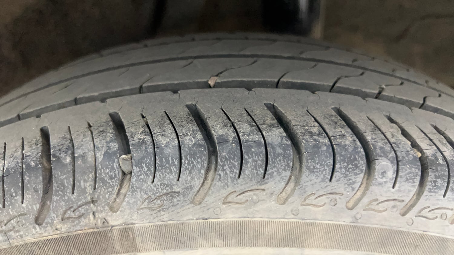 Used 2019 Honda Amaze 1.2 VX MT Petrol Petrol Manual tyres LEFT REAR TYRE TREAD VIEW