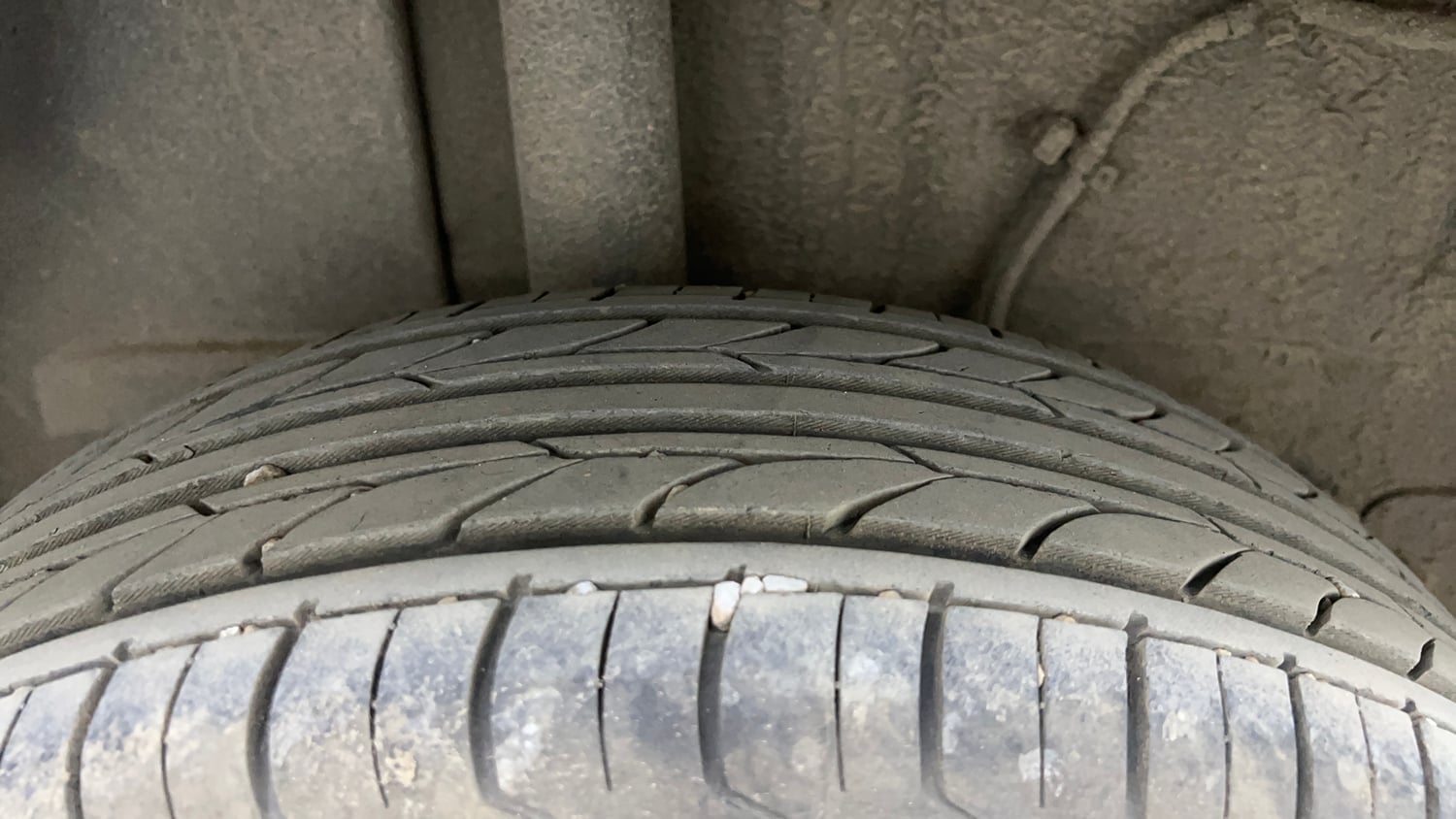 Used 2023 Tata Punch Adventure Rhythm Pack AMT Petrol Automatic tyres RIGHT REAR TYRE TREAD VIEW