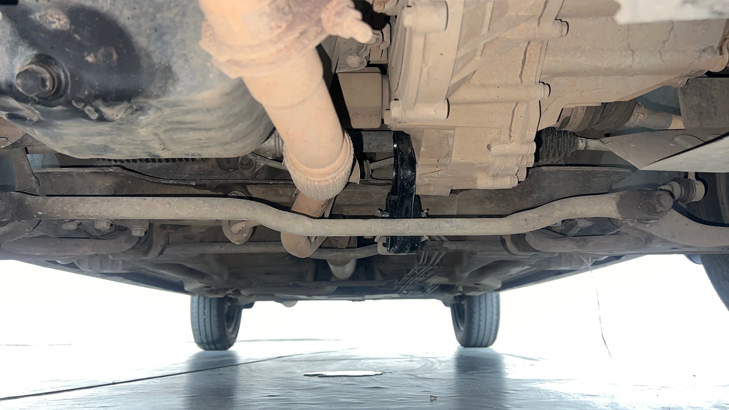 Used 2019 Tata Tiago Revotron XZ Petrol Manual extra FRONT LEFT UNDERBODY VIEW