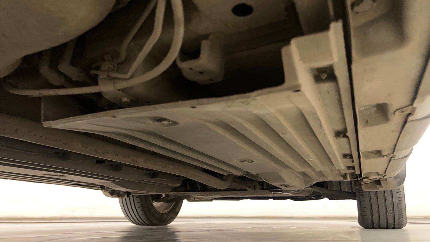 Used 2017 Maruti Suzuki Vitara Brezza [2016-2020] ZDi Diesel Manual extra REAR RIGHT UNDERBODY VIEW