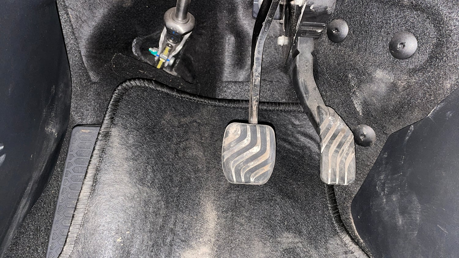 Used 2022 Nissan Magnite XV Premium Turbo CVT Petrol Automatic interior PEDALS VIEW