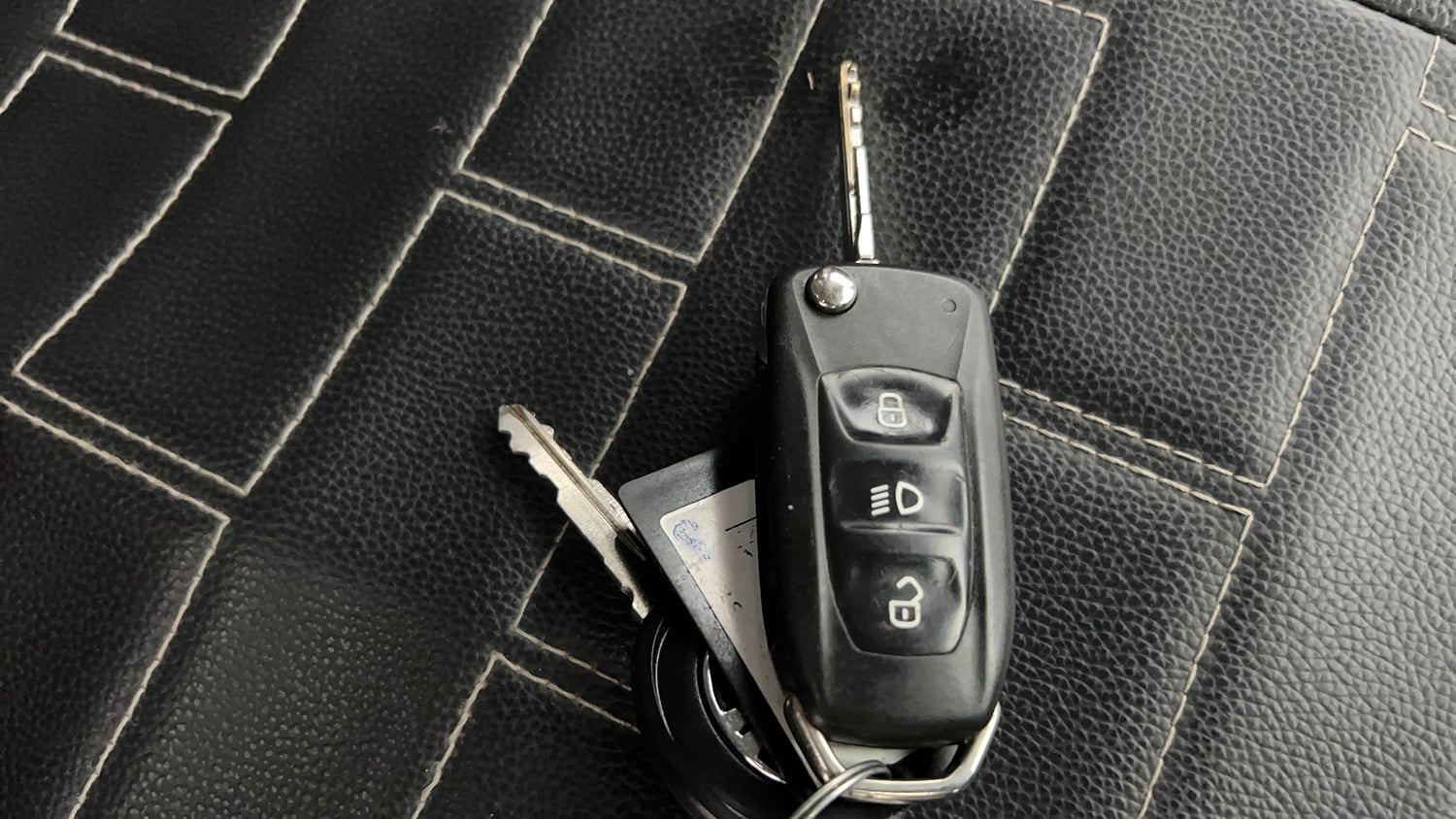 Used 2019 Tata Tiago Revotron XZ Petrol Manual extra CAR KEY VIEW