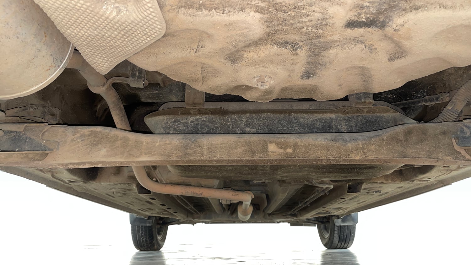 Used 2022 Nissan Magnite XV Executive Petrol Manual extra REAR UNDERBODY VIEW (TAKEN FROM REAR)
