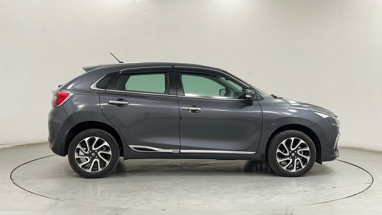 Used 2025 Maruti Suzuki Baleno Alpha AGS Petrol Automatic exterior RIGHT SIDE VIEW