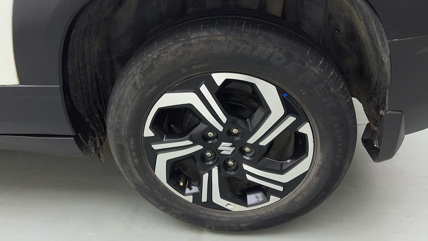 Used 2023 Maruti Suzuki Brezza ZXi Plus AT Petrol Automatic tyres LEFT REAR TYRE RIM VIEW