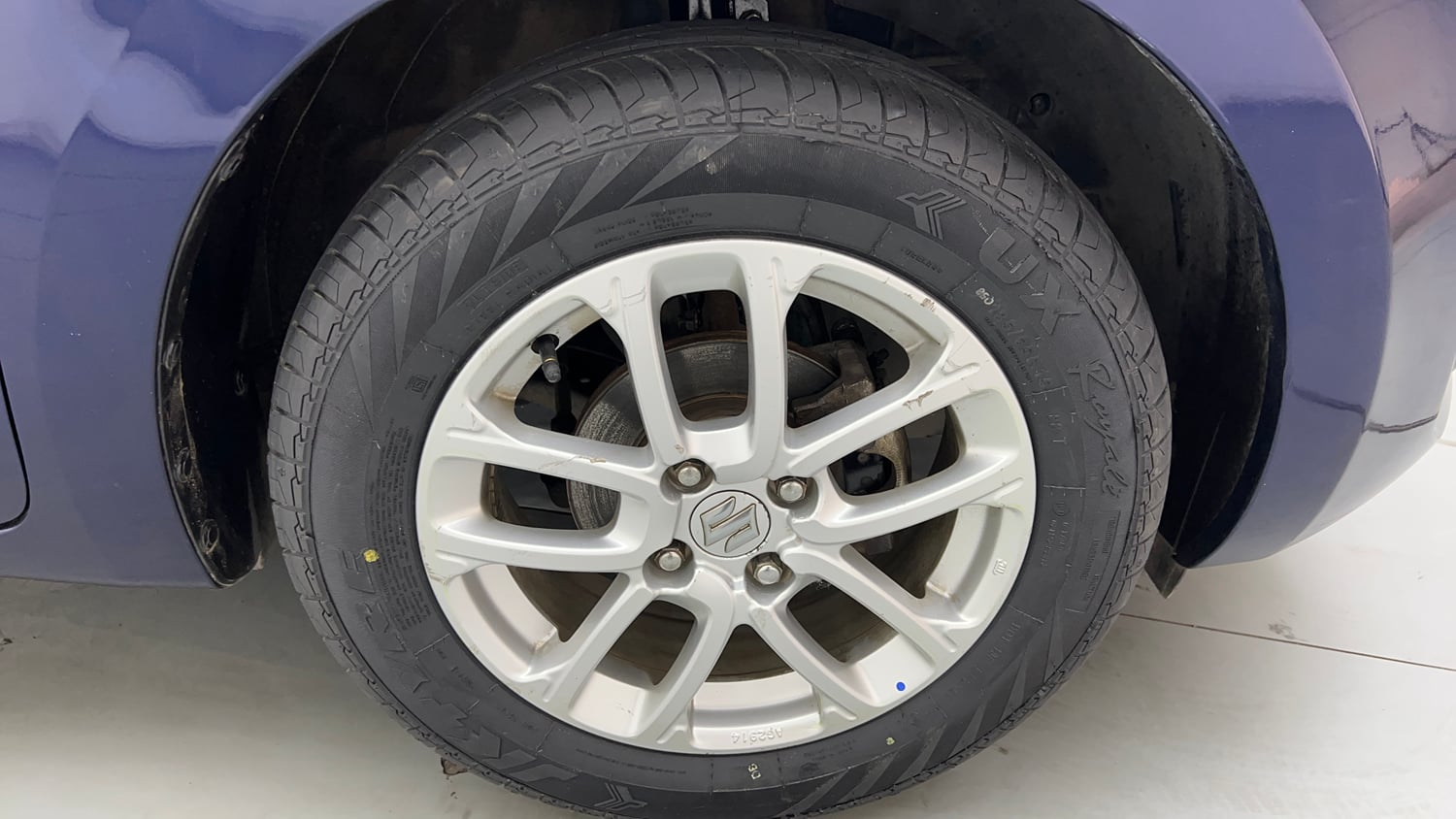 Used 2018 Maruti Suzuki Swift ZXi AMT Petrol Automatic tyres RIGHT FRONT TYRE RIM VIEW