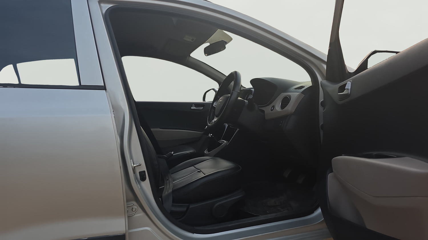 Used 2015 Hyundai Grand i10 Asta 1.2 Kappa VTVT Petrol Manual interior RIGHT SIDE FRONT DOOR CABIN VIEW