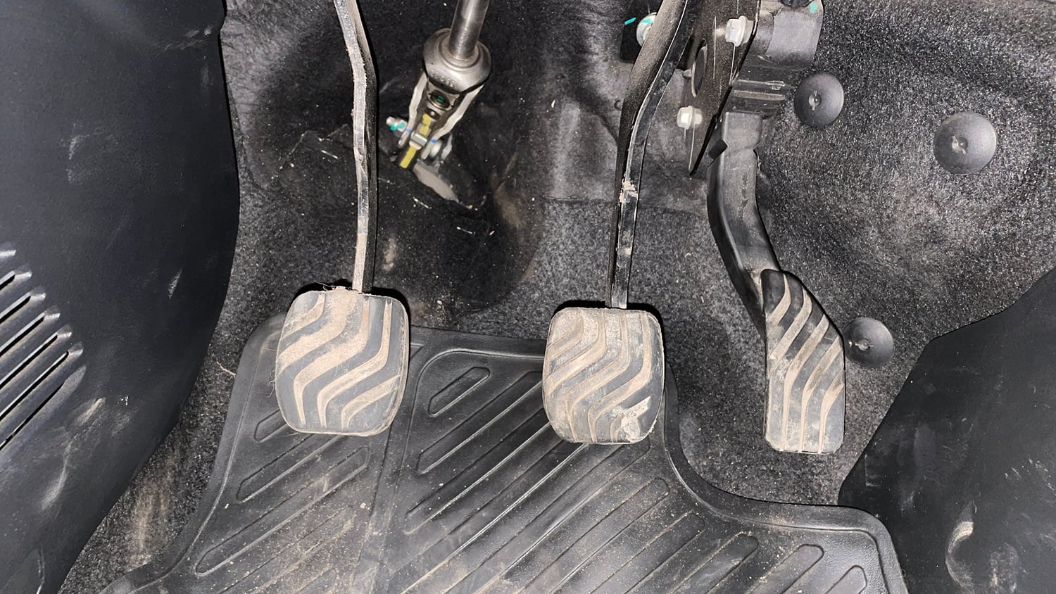 Used 2022 Nissan Magnite XV Executive Petrol Manual interior PEDALS VIEW