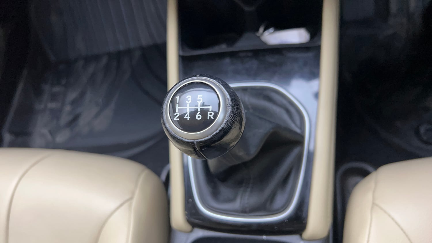 Used 2021 Honda City ZX Petrol Petrol Manual interior GEAR  KNOB VIEW