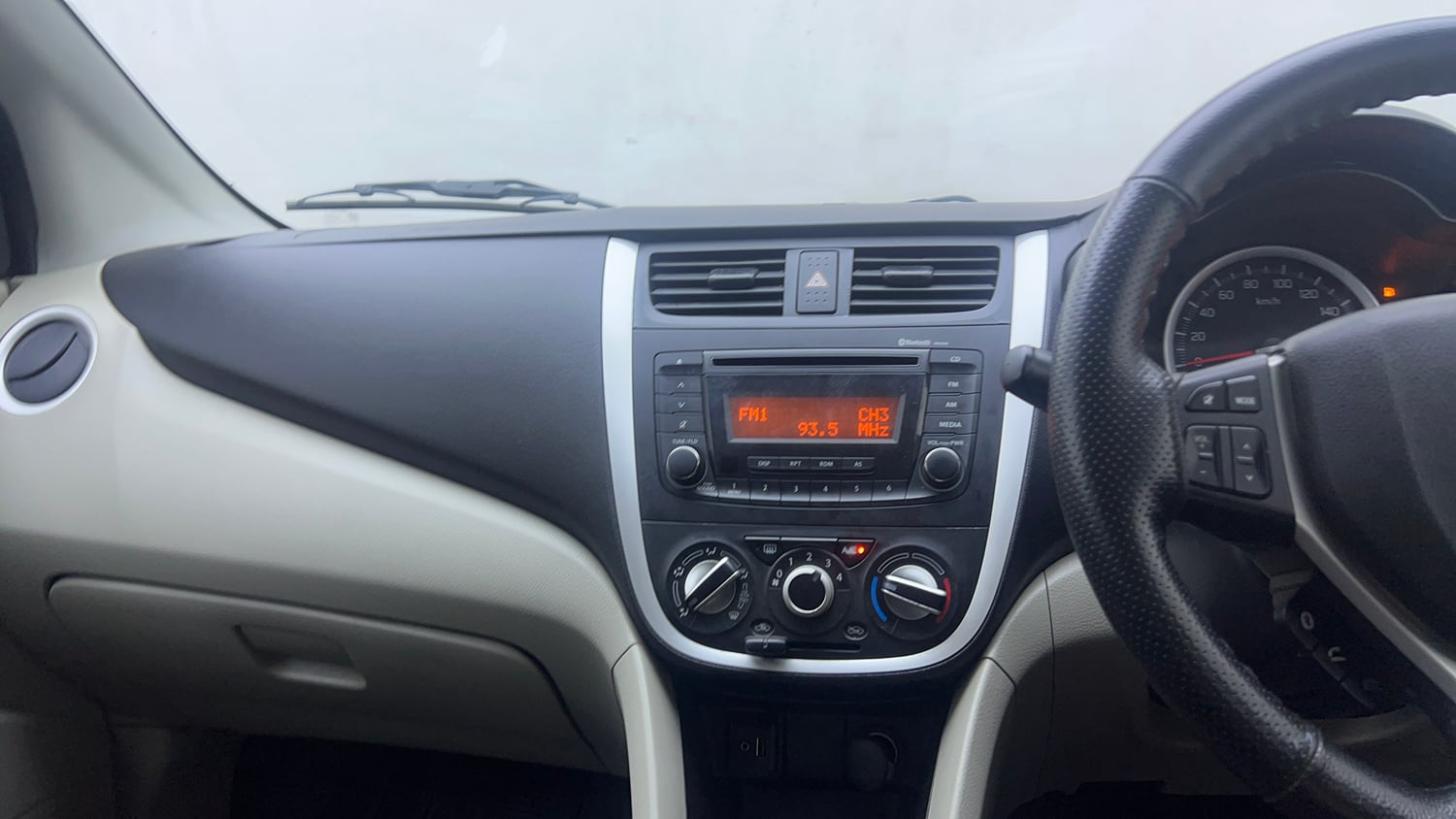 Used 2017 Maruti Suzuki Celerio ZXI (O) AMT Petrol Automatic interior MUSIC SYSTEM & AC CONTROL VIEW