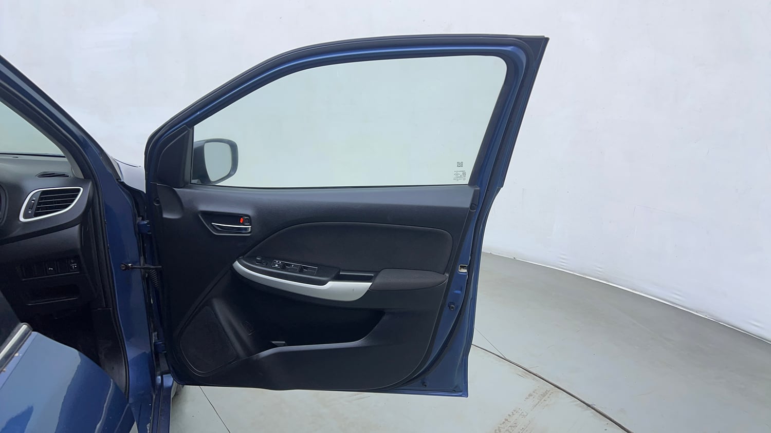 Used 2017 Maruti Suzuki Baleno Delta 1.2 Petrol Manual interior RIGHT FRONT DOOR OPEN VIEW