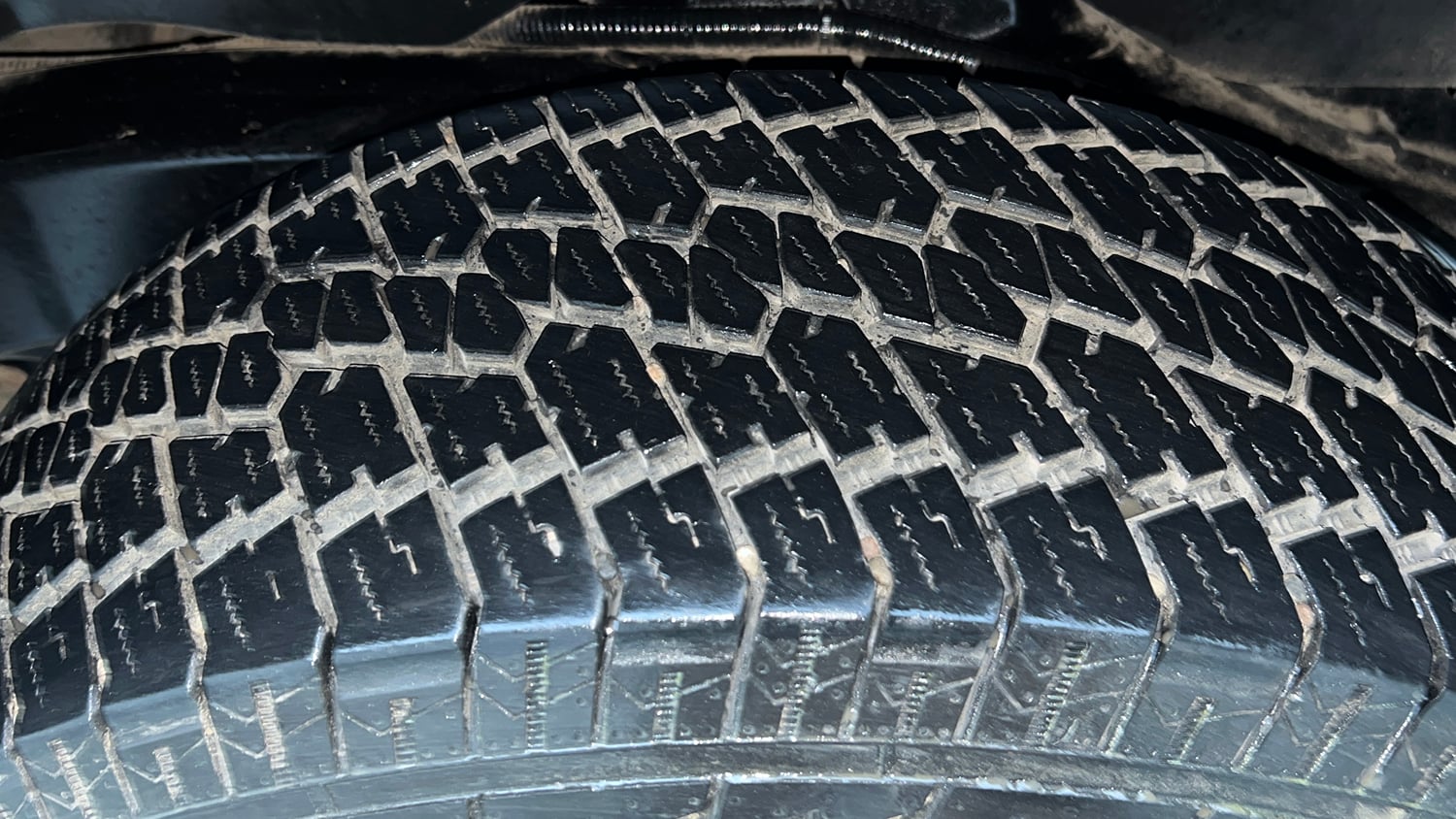 Used 2023 Mahindra Thar LX Hard Top Petrol MT 4WD Petrol Manual tyres LEFT REAR TYRE TREAD VIEW