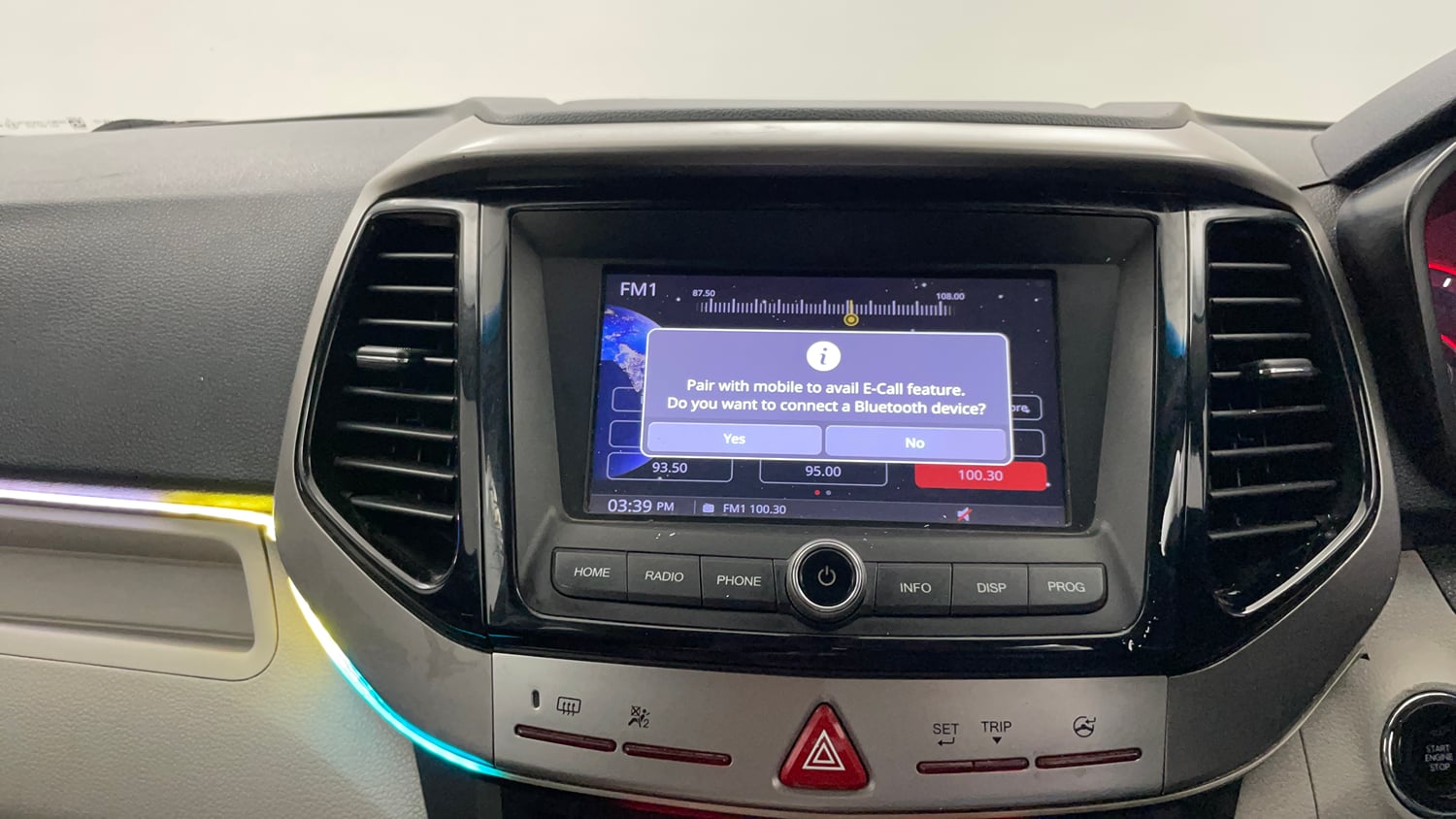 Used 2023 Mahindra XUV 300 W8 (O) 1.5 Diesel AMT Diesel Automatic interior MUSIC SYSTEM & AC CONTROL VIEW