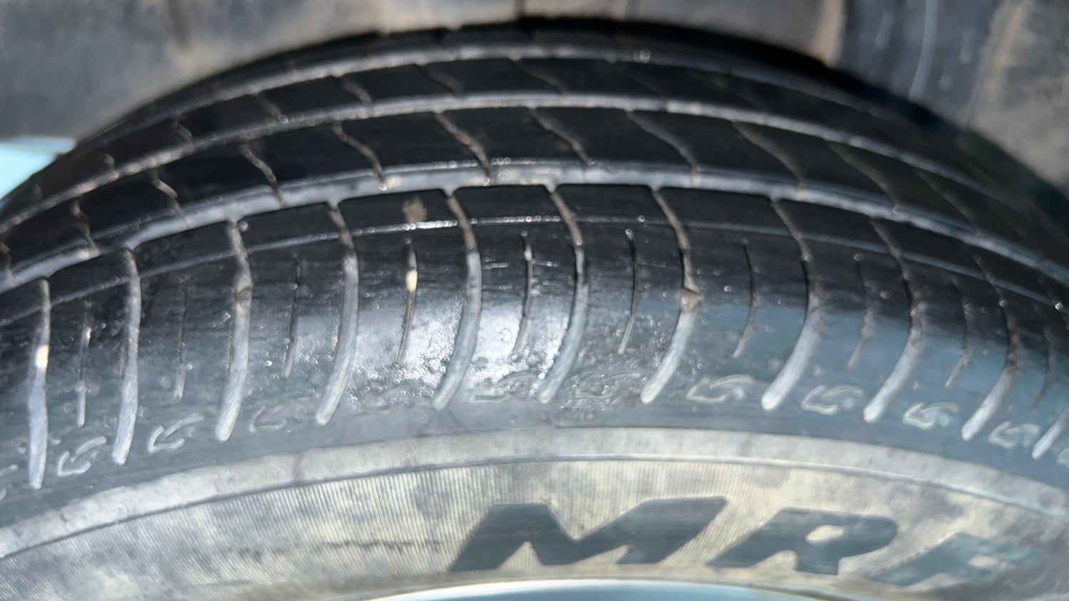 Used 2021 Renault Triber RXZ Petrol Manual tyres RIGHT REAR TYRE TREAD VIEW