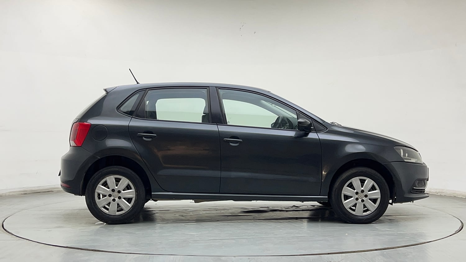 Used 2018 Volkswagen Polo Trendline 1.2L (P) Petrol Manual exterior RIGHT SIDE VIEW