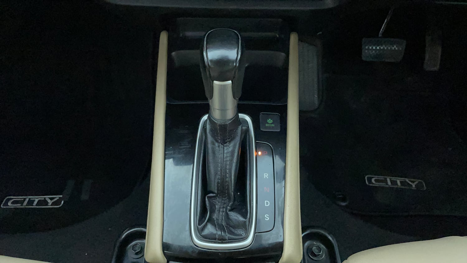 Used 2021 Honda City ZX CVT Petrol Petrol Automatic interior GEAR  KNOB VIEW