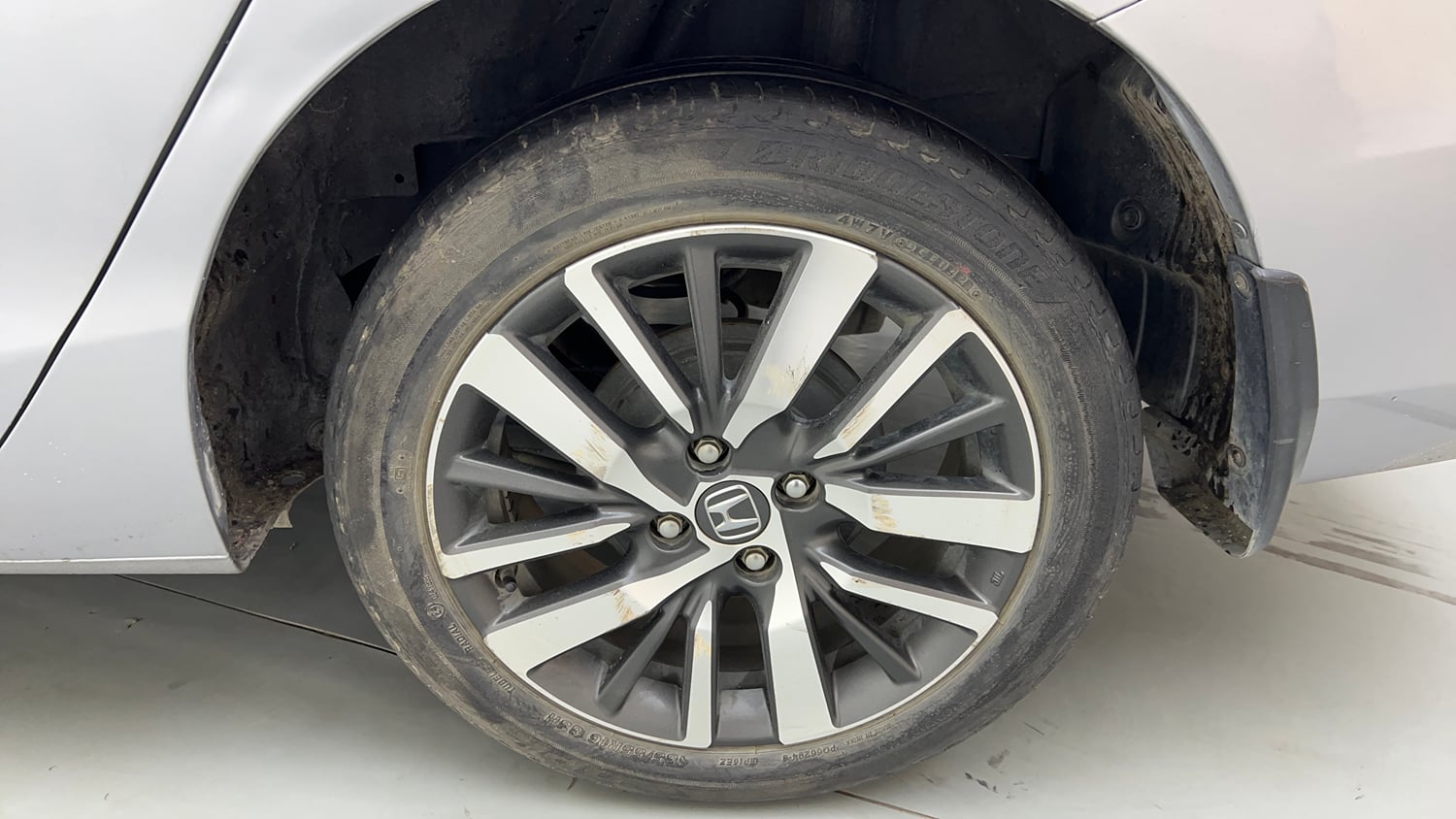 Used 2021 Honda City ZX Petrol Petrol Manual tyres LEFT REAR TYRE RIM VIEW