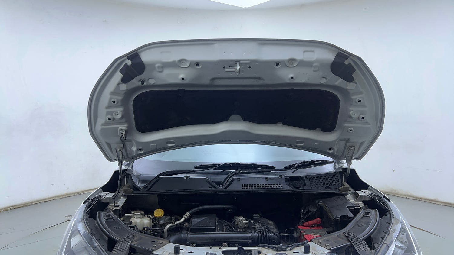 Used 2022 Nissan Magnite XV Petrol Manual engine ENGINE & BONNET OPEN FRONT VIEW