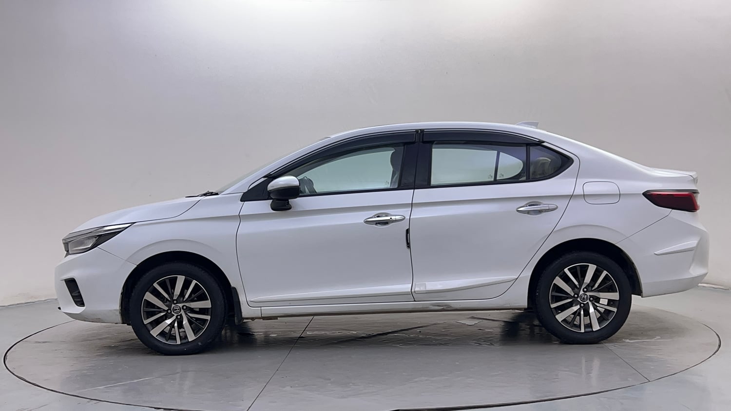 Used 2022 Honda City ZX CVT Petrol Petrol Automatic exterior LEFT SIDE VIEW