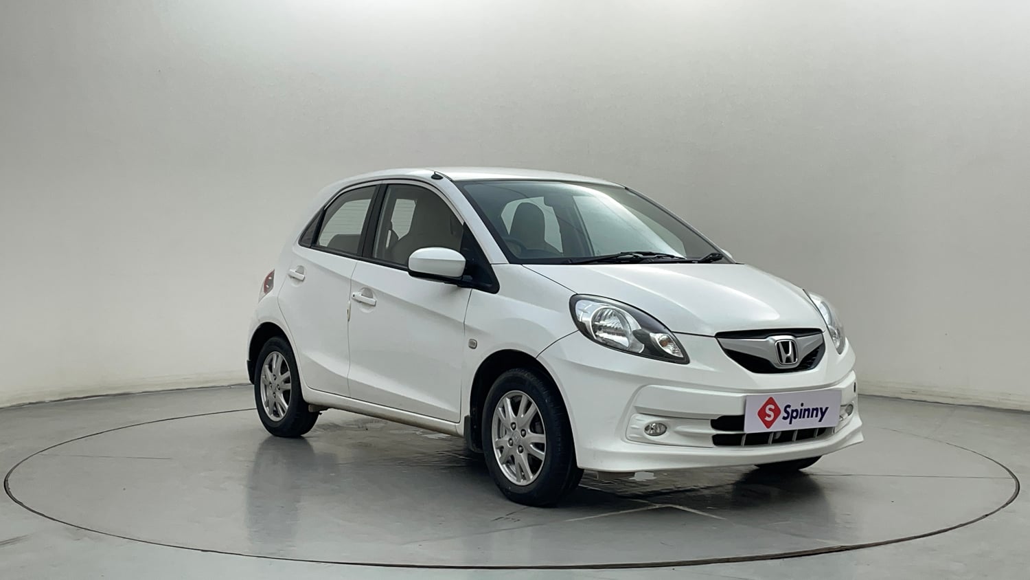 Used 2013 Honda Brio VX MT Petrol Manual exterior RIGHT FRONT CORNER VIEW