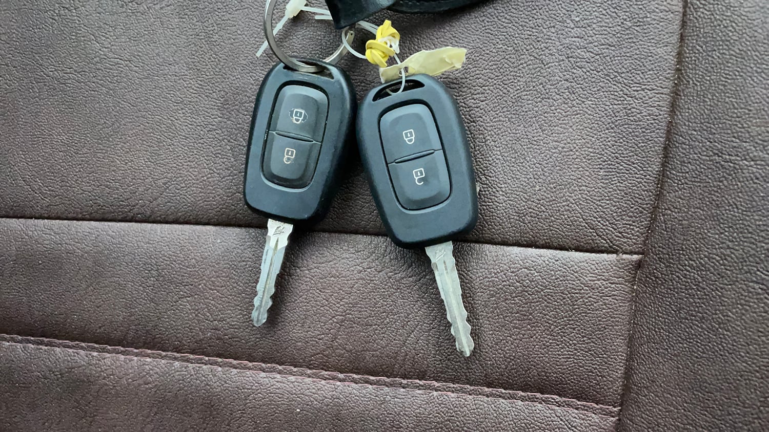 Used 2022 Nissan Magnite XV Executive Petrol Manual extra CAR KEY VIEW